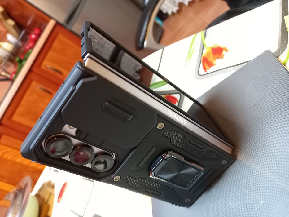 Galaxy Z Fold кейсове