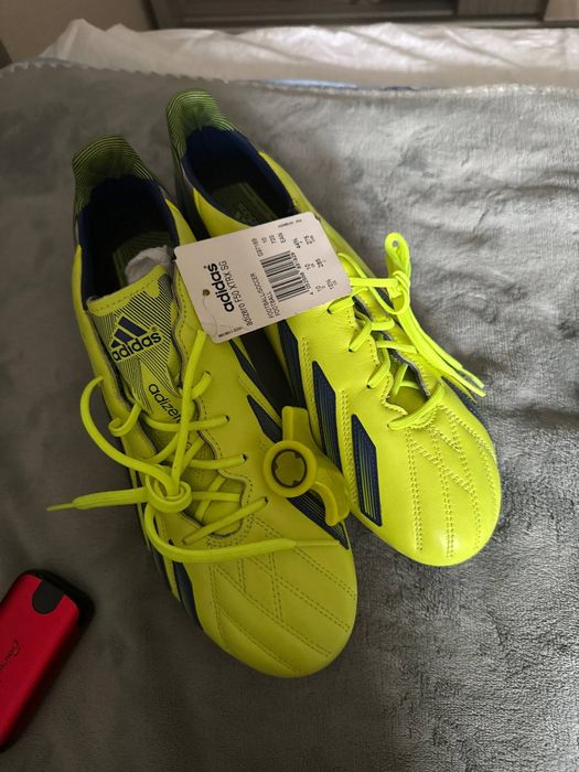 футбольные бутсы