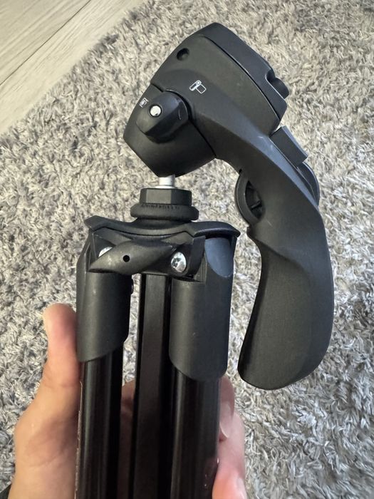 Trepied profesional manfrotto