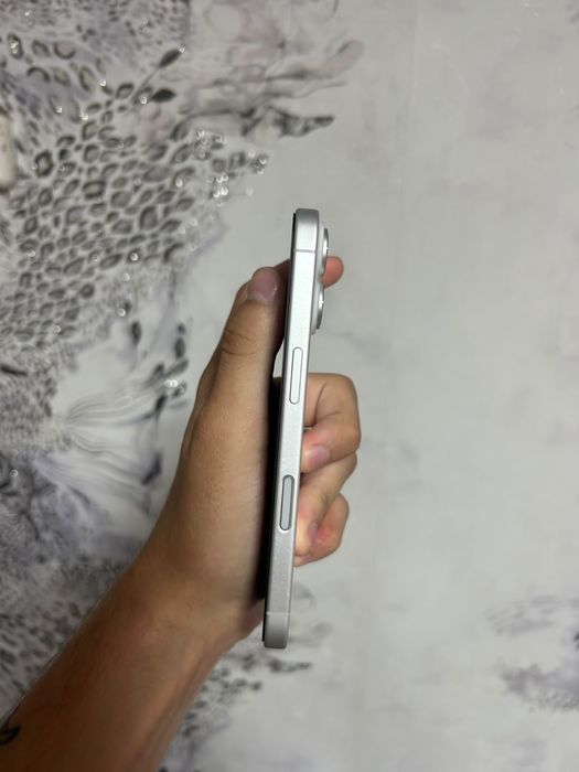 iPhone 16 с гарантией