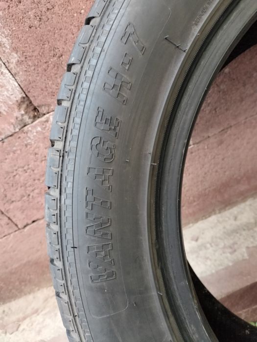 Продам 2 шины 235/55/18