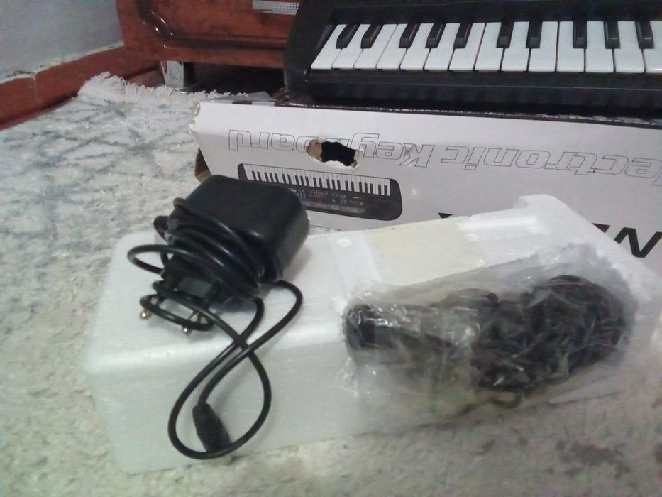 Синтезатор с микрофоном