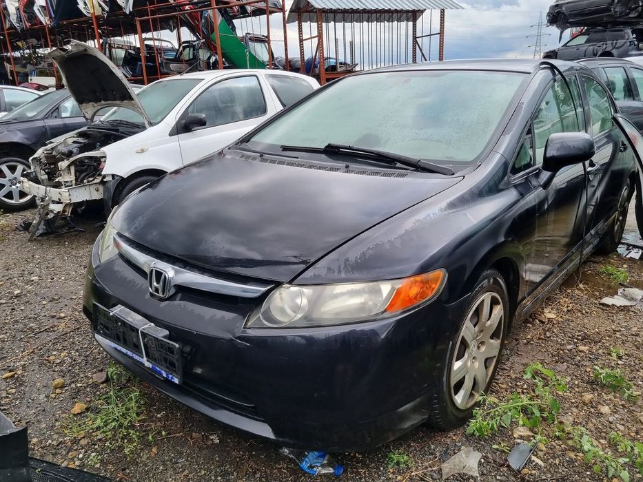 Dezmembram Honda Civic Sedane, an 2006, 2.0 benzina