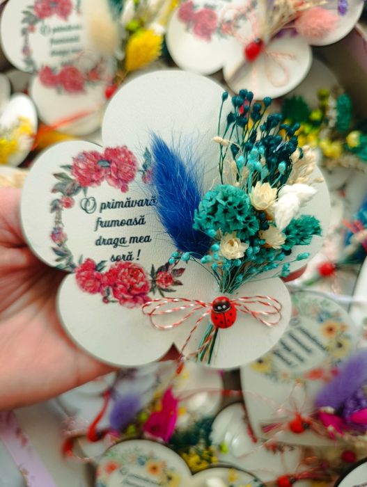 Decorațiuni si mărțișoare magnetice