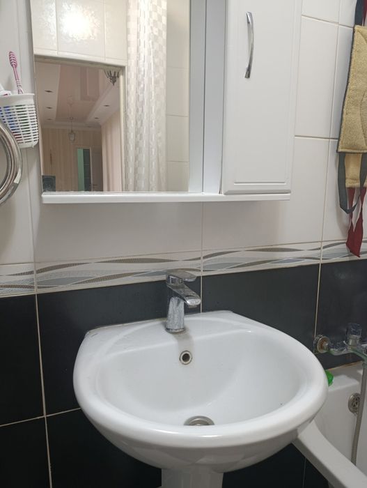 Продается раковина с зеркалом