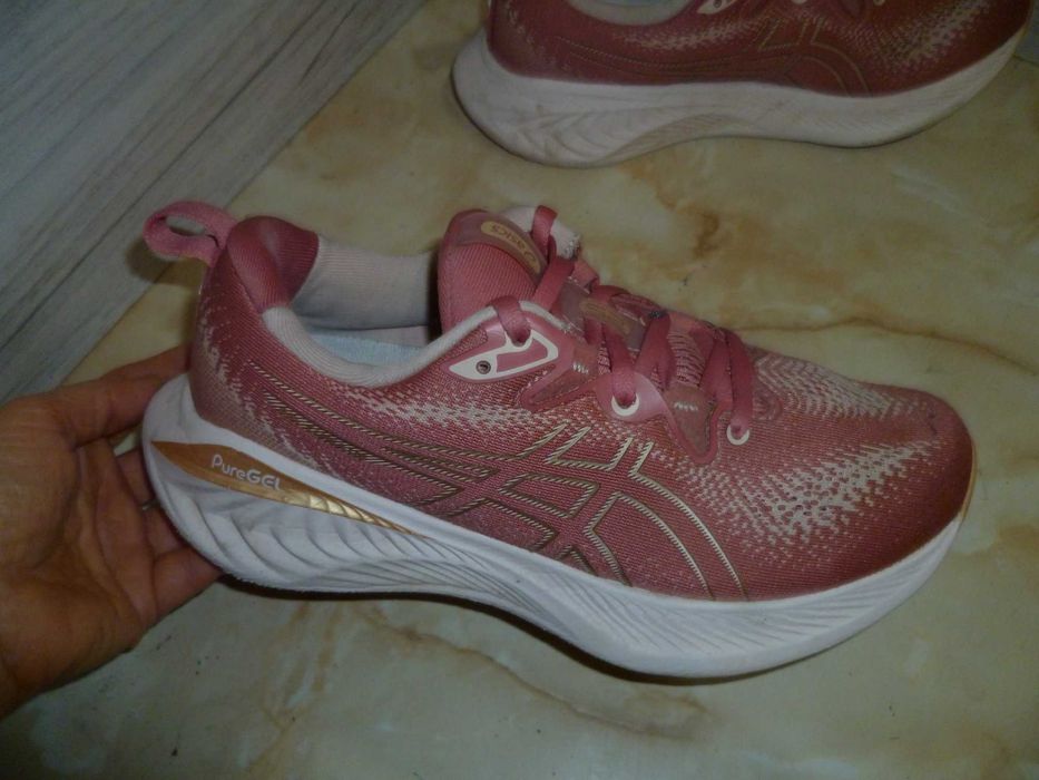 ASICS маратонки №40