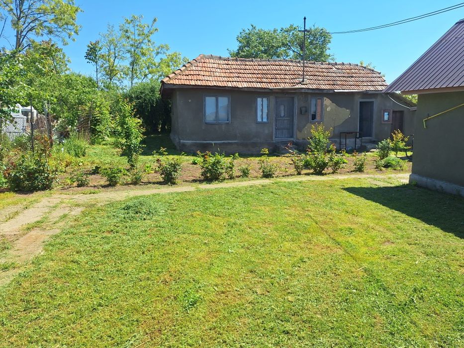 Casă de vânzare în Ciorani, Prahova – teren peste 1.000 mp
