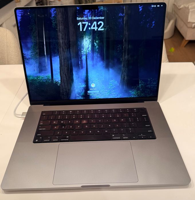 MacBook Pro 16" M1 Max, 32GB RAM, 1TB SSD