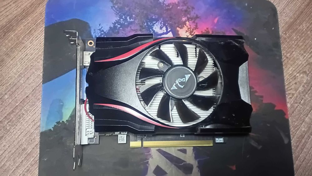 Видео карта amd radeon R7 350 2g