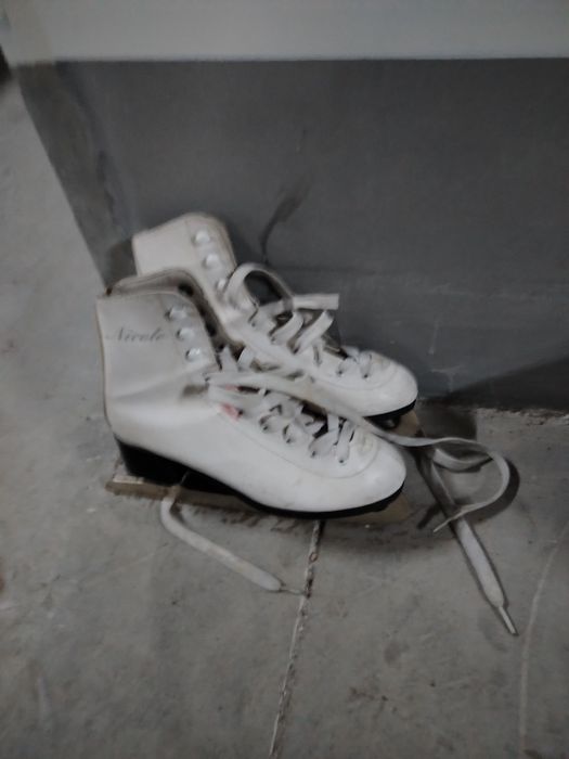 Продам коньки размер 36