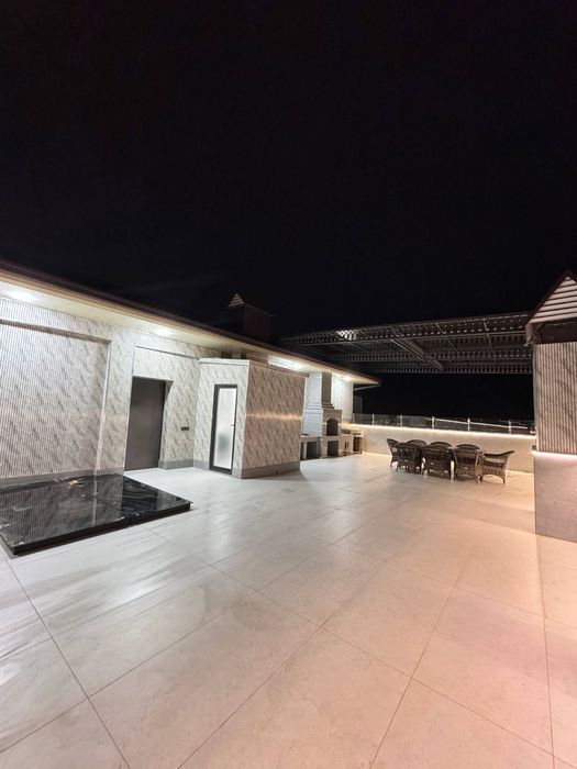 Терассали квартира сотилади