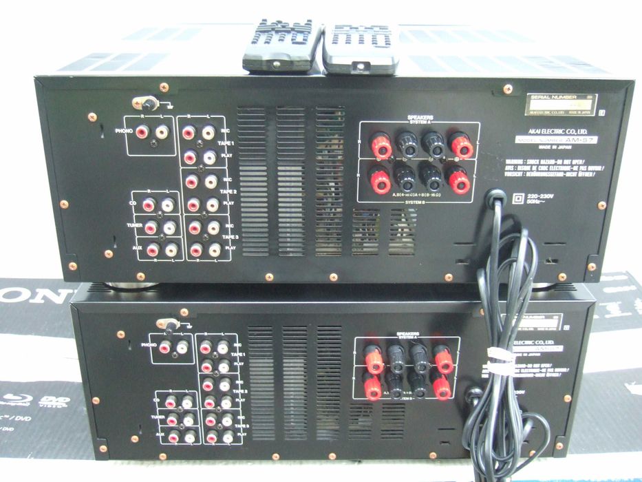 Amplificatoare Akai AM-57 [ Doua Aparate De Elita Cu telecomenzi ]
