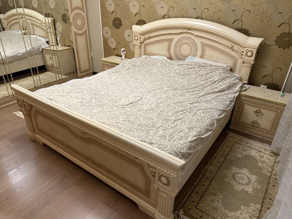 Спальный гарнитур