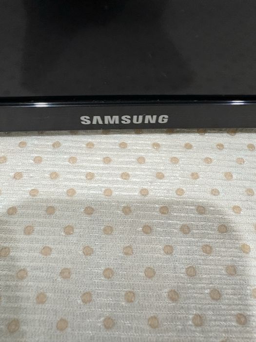 Продам телевизор Samsung с изогнутым экраном