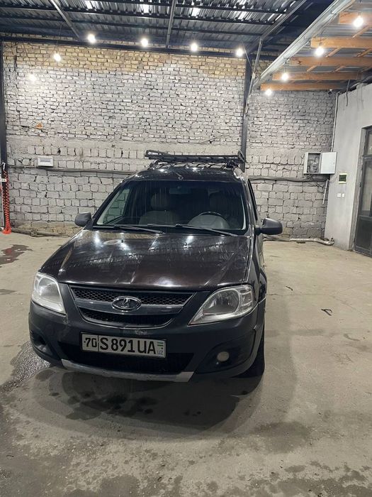 Lada largus 2016