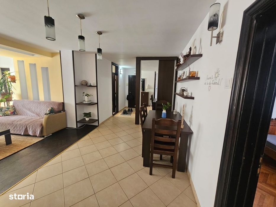 Apartament cu 3 camere de închiriat în Curtea de Argeș.