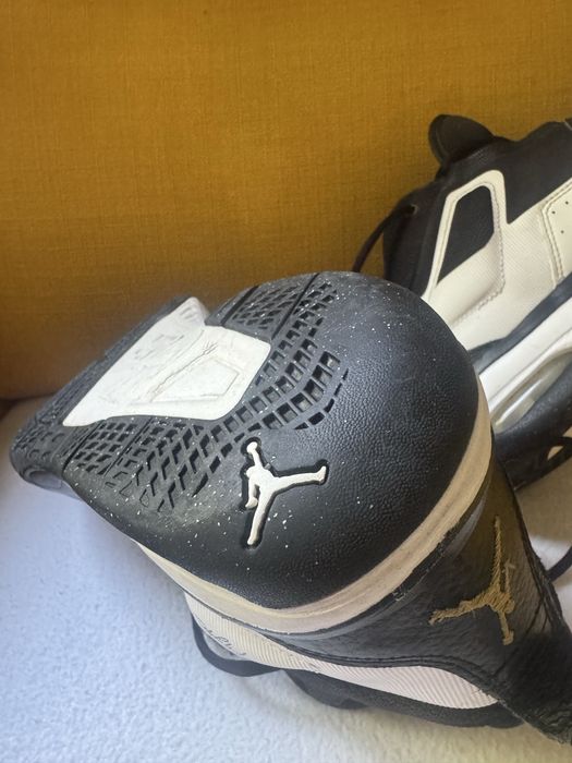 Jordan Stay Loyal 3 Black White, cod oficial FB1396-070.