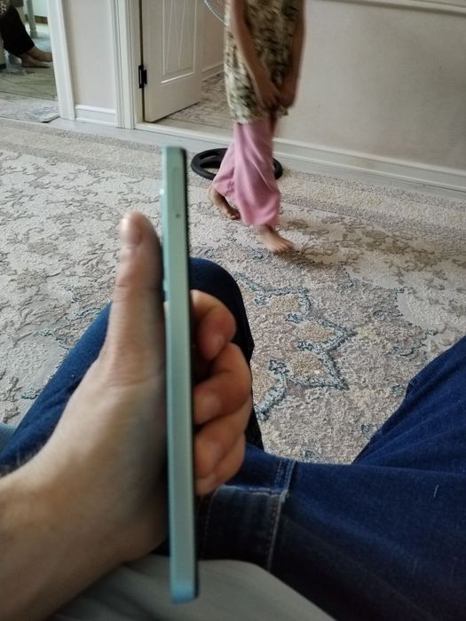 Ztey A55 sotiladii kimga qizu bosa aloqaga chiqila ochilmagan toza tel