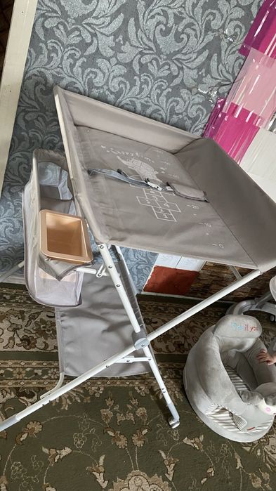 Продам коляску пеленальный стол ходунки