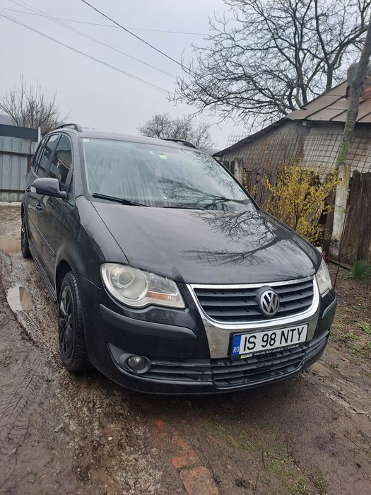 Vând sau schimb touran 1.9 tdi an 2008 Model Facelift