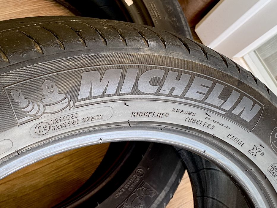 Шины Michelin 215/55/18.