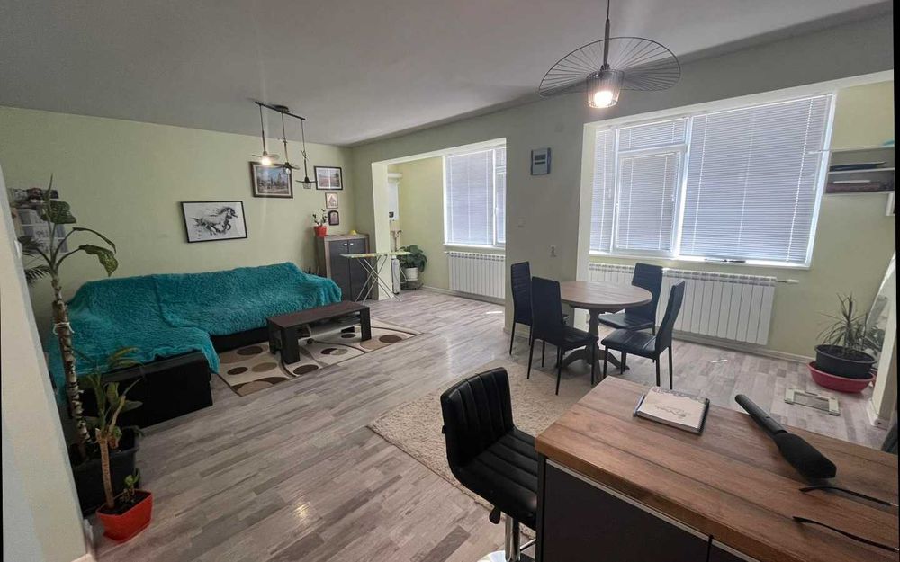 Продава се Етаж от къща в Търговище, Център - 81 кв.м за 1700 €/кв.м - Снимка #1