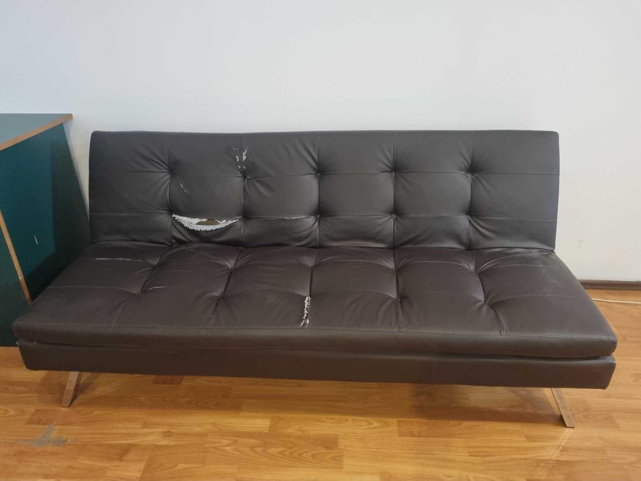 Vand 2 canapele extensibile folosite