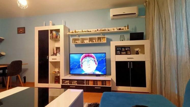 Дава се под наем Тристаен апартамент в София, Люлин 9 - 85 кв.м за 697.17 € - Снимка #2