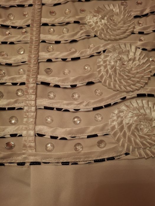 Продам платья разные