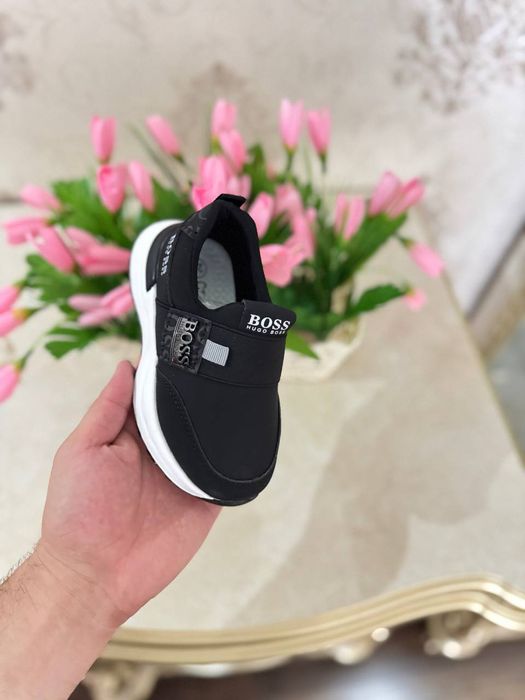 Детские кроссовки