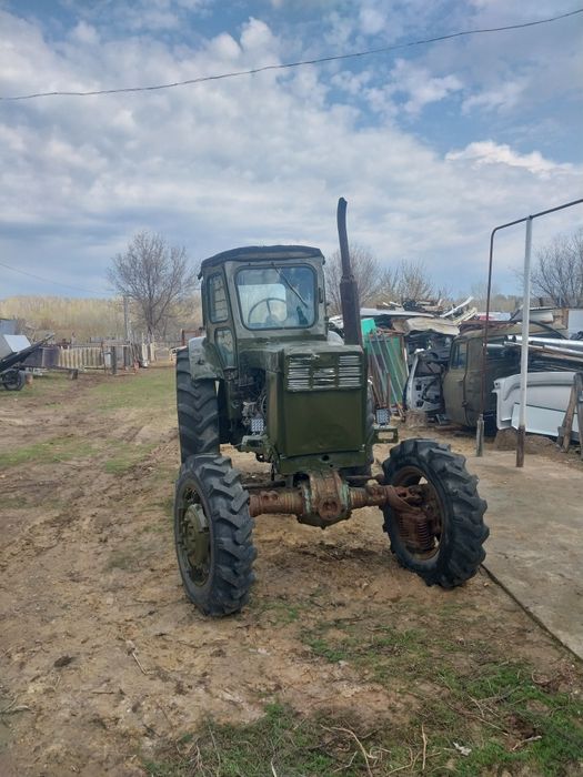 Срочно .Продам трактор т-40 на ходу.