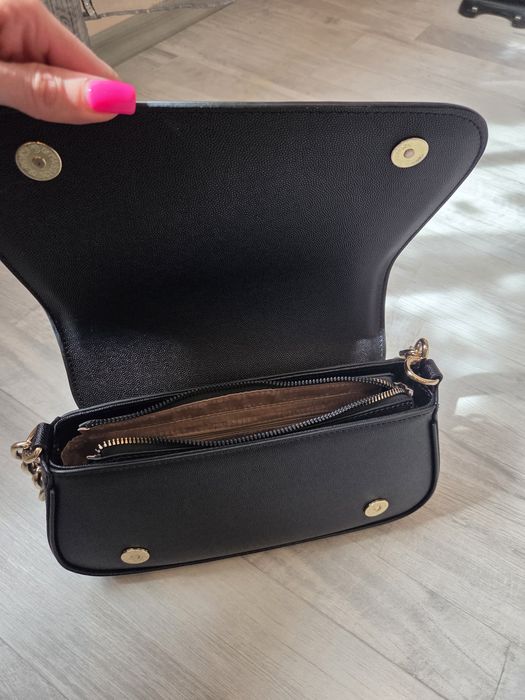 Дамска черна чанта