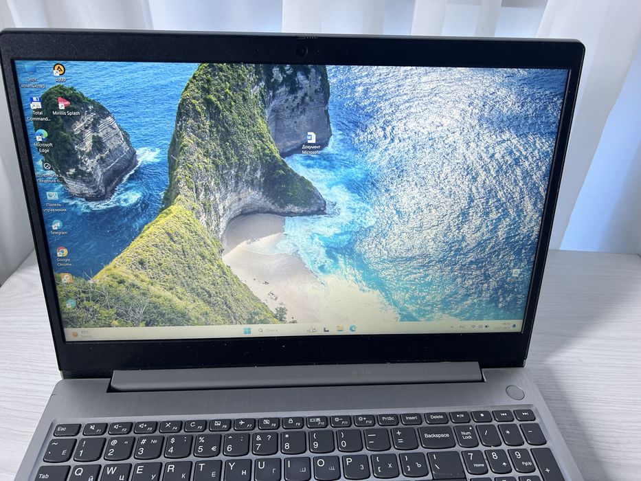 Noutbuk Lenovo i3 10, Ram 8, Ssd 128