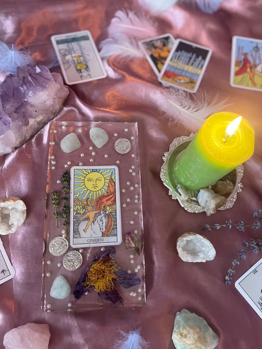 Ръчно изработена енергийна плочка-талисман с кристали и билки