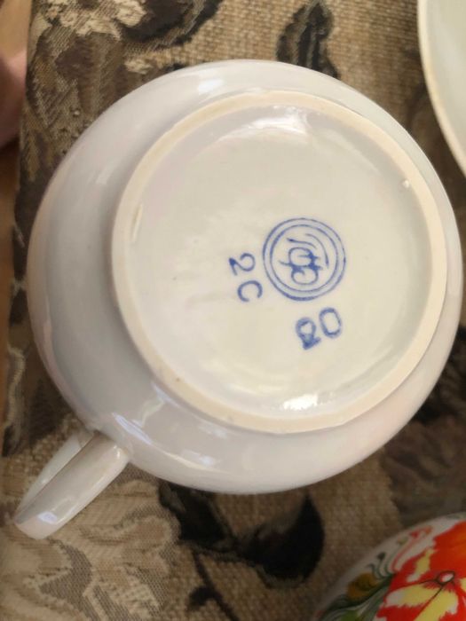 Продается сервиз чайный .