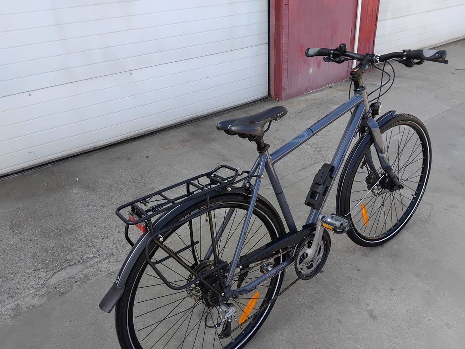 Vând bicicleta din aluminiu pentru bărbați