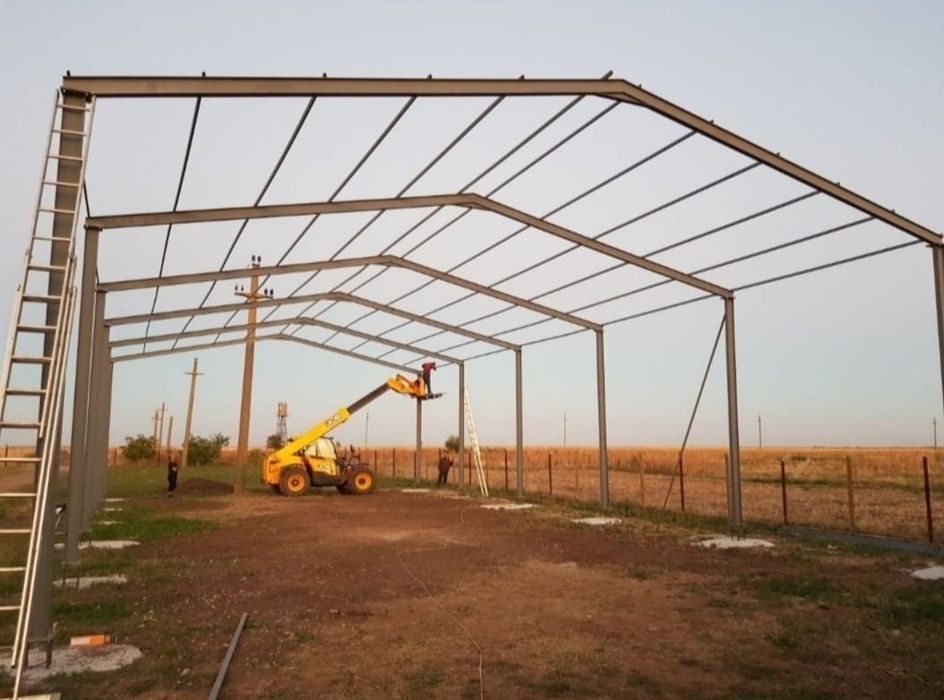 Construiesc hale si structuri metalice complete din profile cu teava