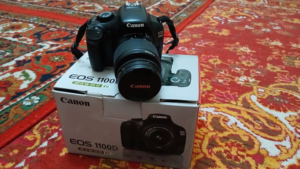Foto aparat sotladi CANON holati ideal muommo yoq.