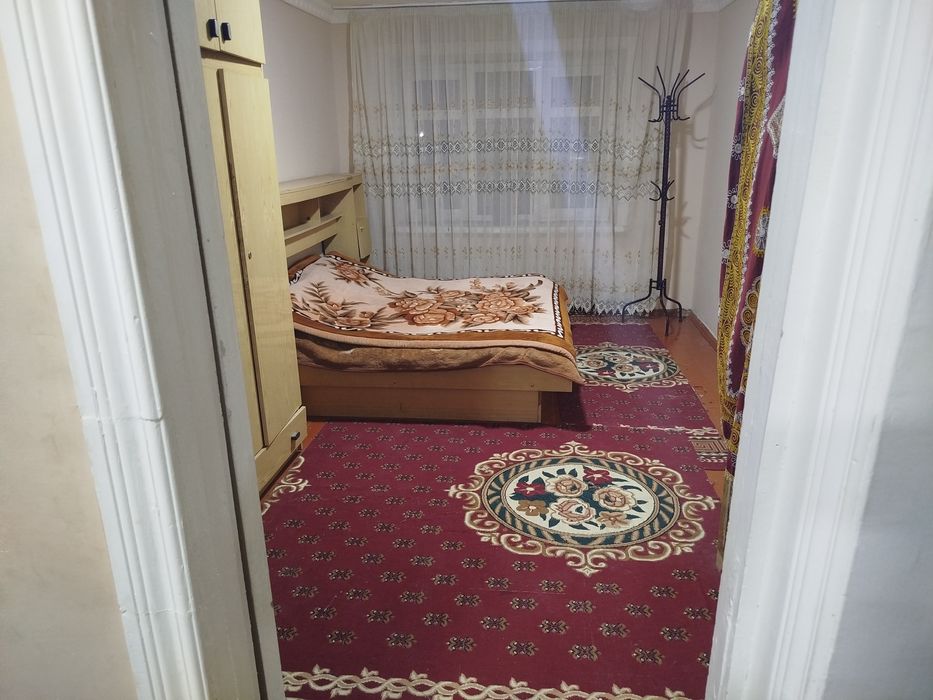 Дом сотилади микрорайонда