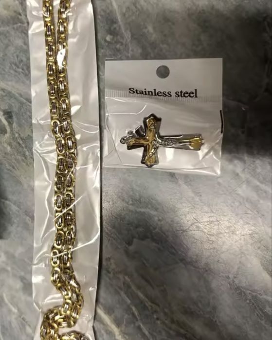 Lanț oțel inoxidabil placat cu aur 18K + cruciuliță