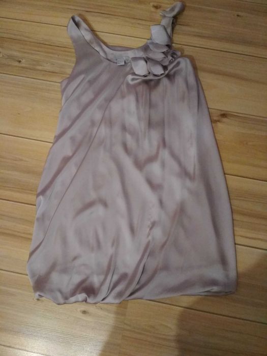 Сатенена рокля на НМ