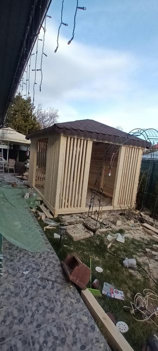 Foișoare de diferite dimensiuni și modele