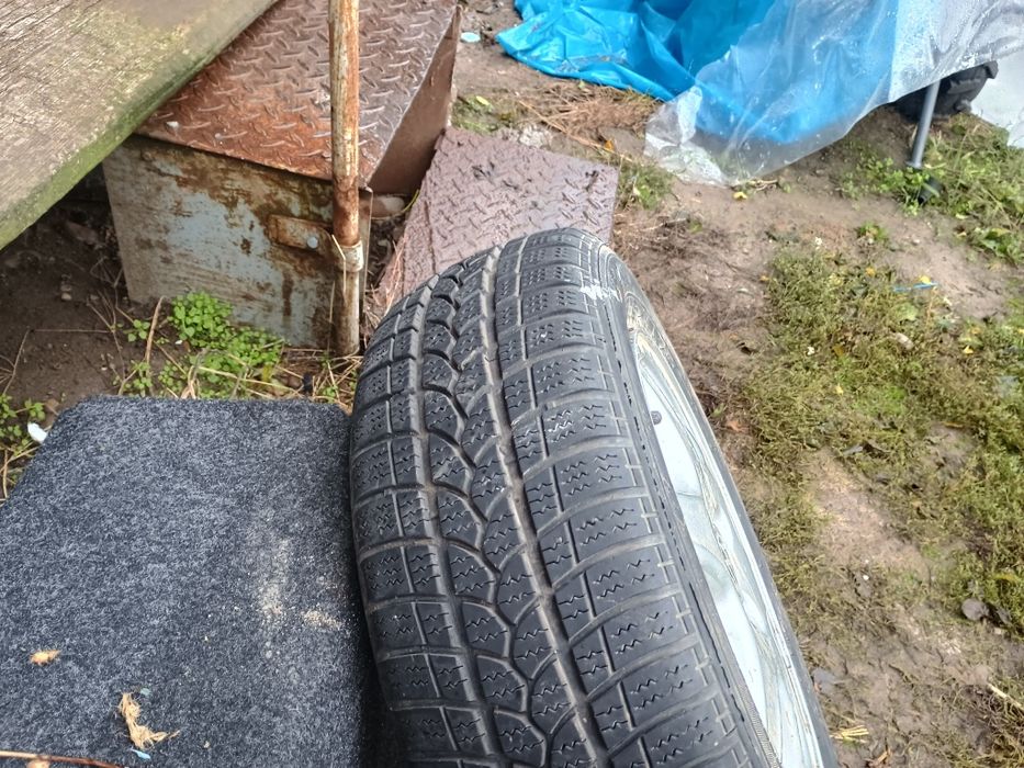.Sau  cauciucuri m+s 185/65 R14 cu jante originale BBS