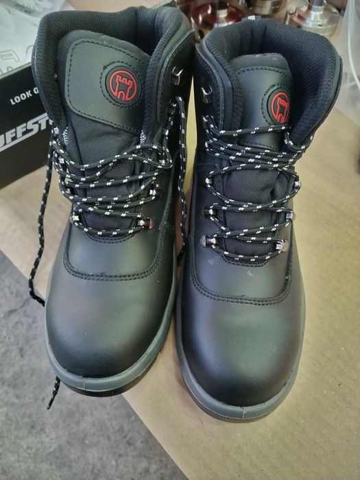 Работни обувки 41 с метално бомбе