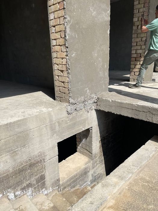 Продам Дом коробку,5,5 соток земли, на Луначарском!