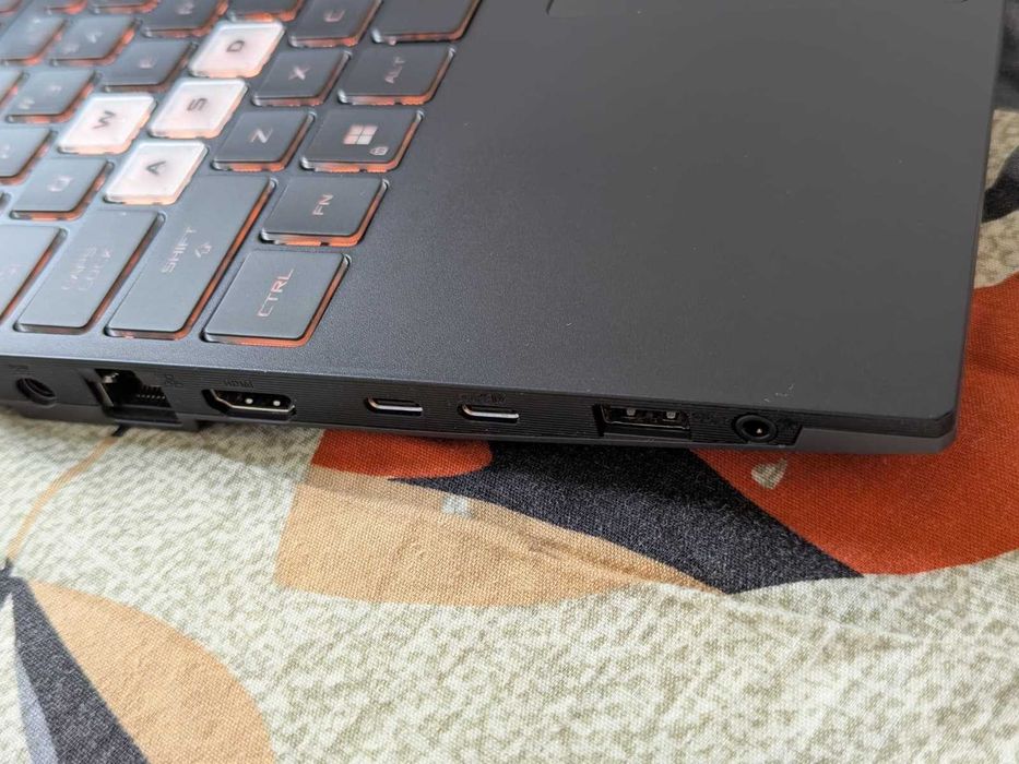Laptop gaming Asus TUF F15 Intel Core Ultra 9 270H 5.8GHz NVIDIA RTX 5070 1TB SSD 16GB RAM DDR5 ecran 144Hz, impecabil, nou cu garantie!