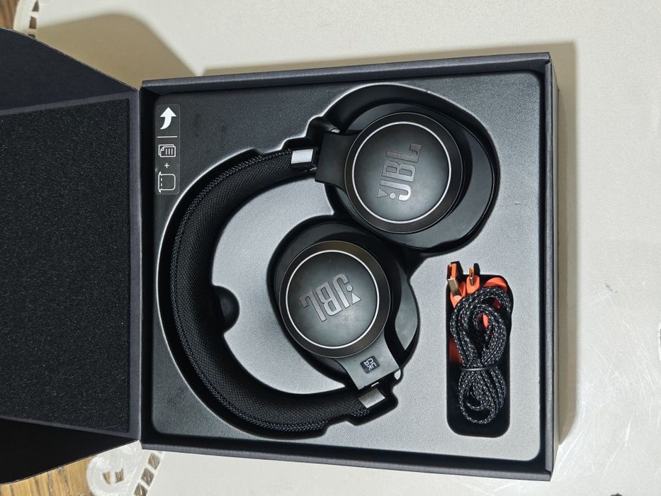 Слушалки  JBL LIVE660 nc