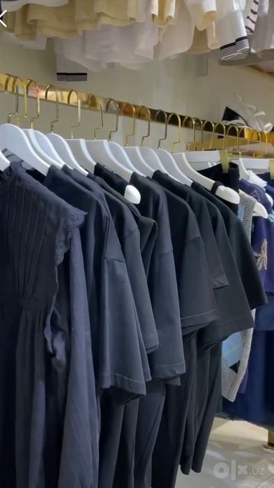 Продаётся Стеллажи для магазина одежды
