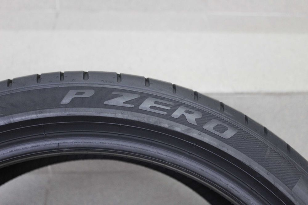 255/40-19 Pirelli P Zero RSC