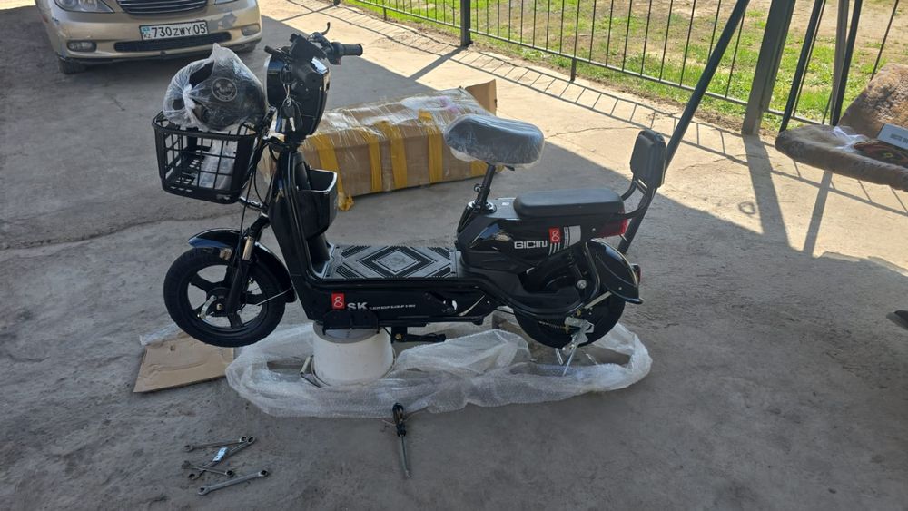 Скутер ск8 95к торг есть